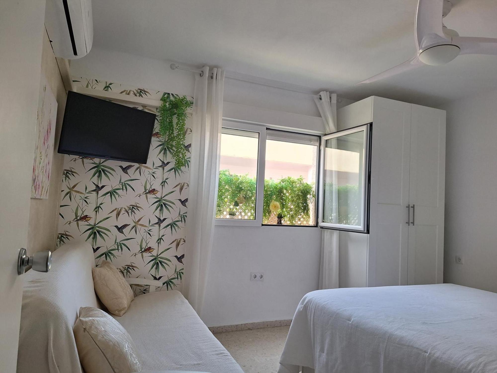 Appartamento Rosalia Playa San Cristobal Wifi Netflix Almuñécar Esterno foto